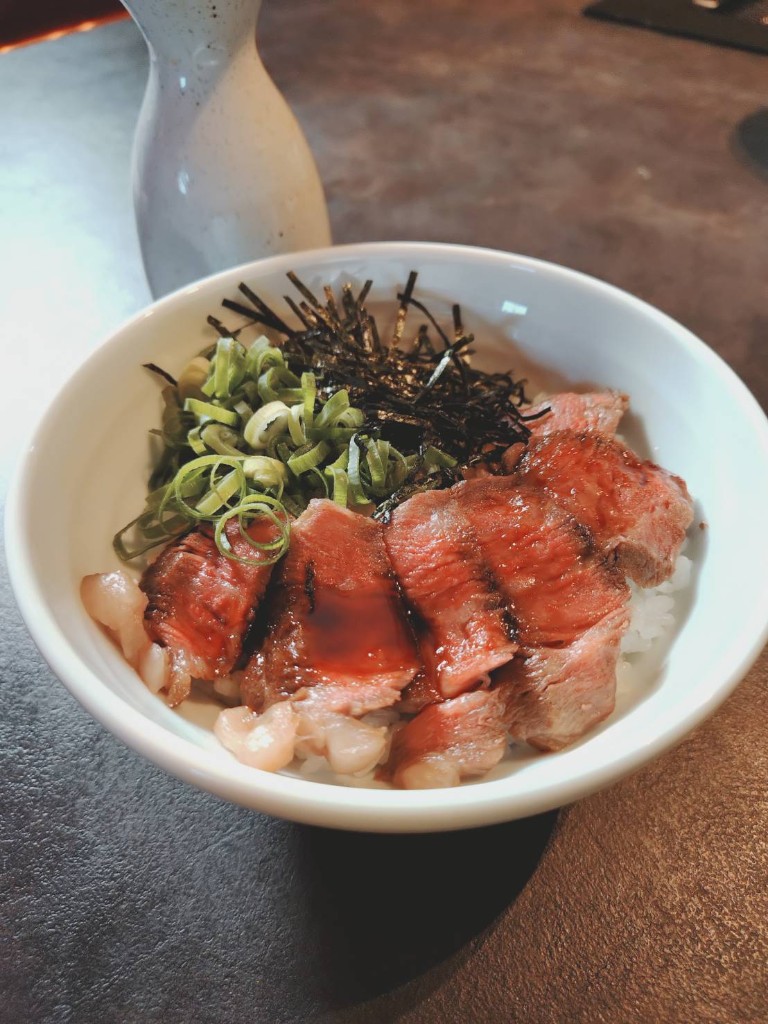 特選国産牛炙り肉まぶし（ミニサイズ）